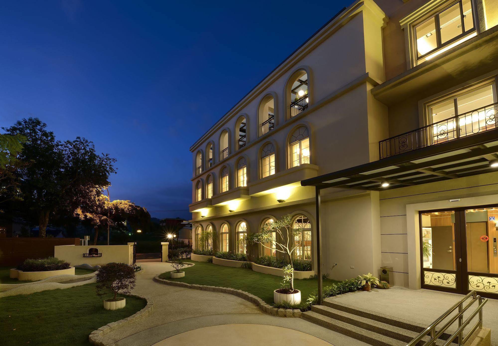 Caffir Garden Hotel Jiji Exterior photo